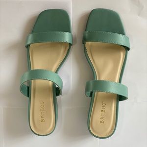 💯Light Blue Faux Leather Sandals w/ Heel- Bamboo!